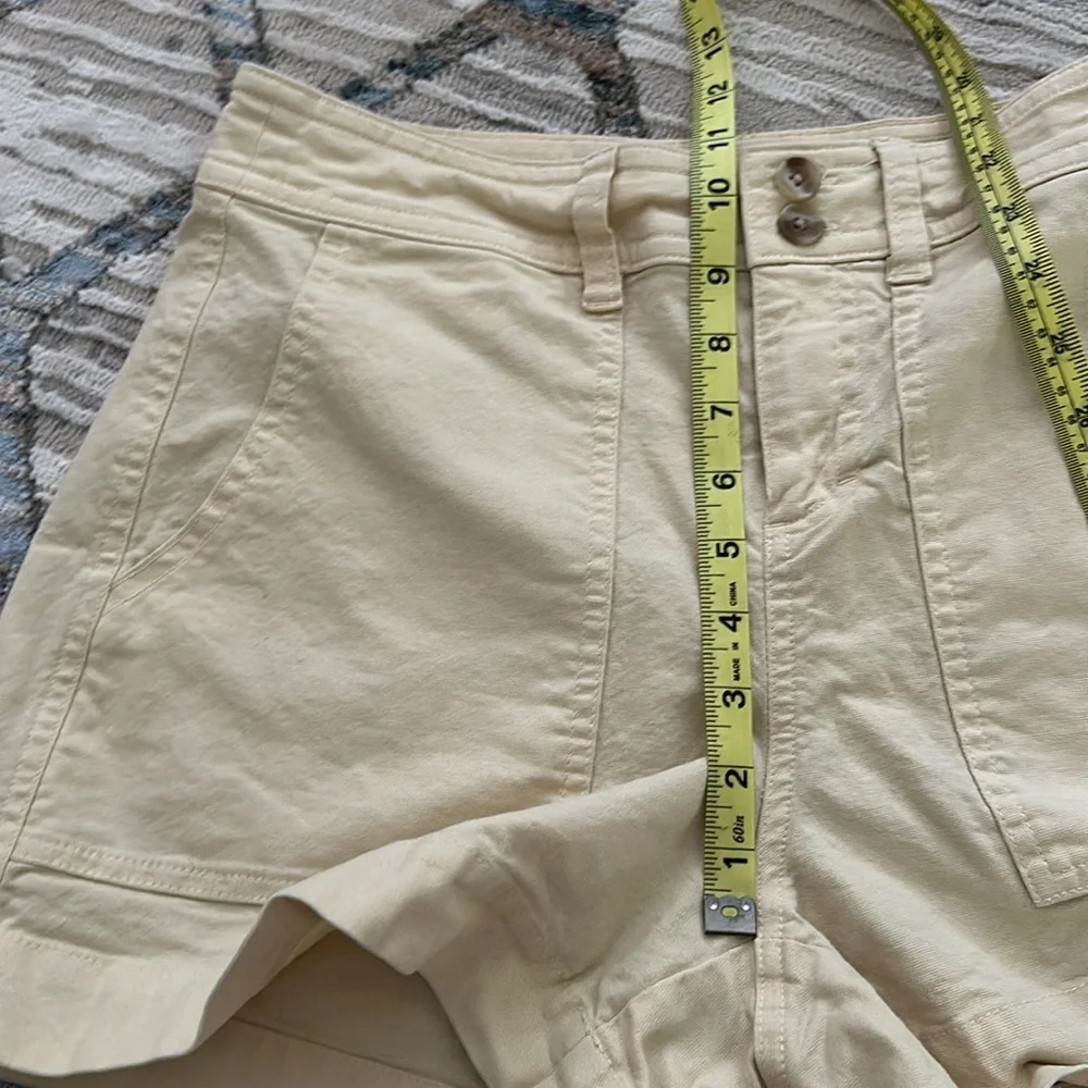 A new day • high waisted yellow shorts - Picture 6 of 8